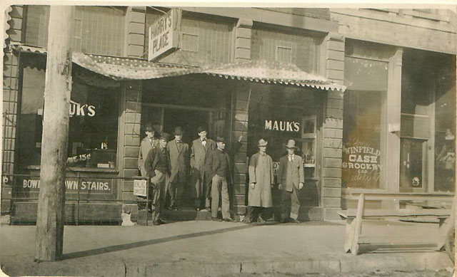 Harry Mauk's place