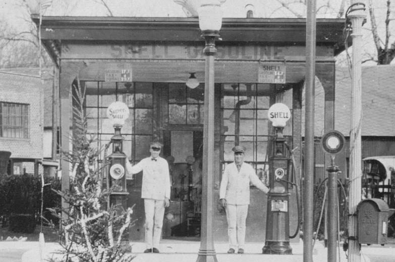 Attendants and pumps in the center