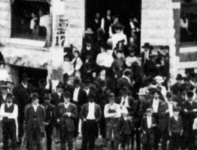 1896 people at entrance